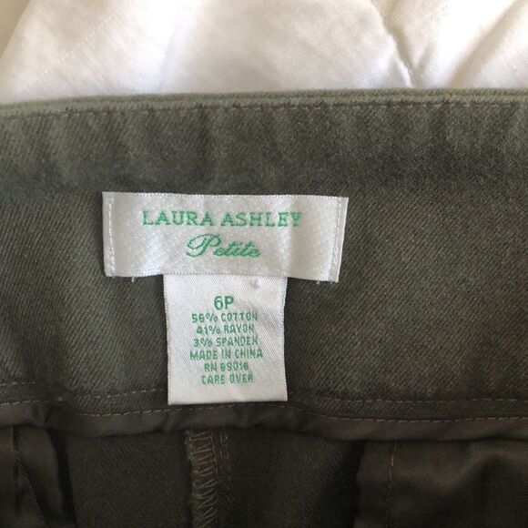 Laura Ashley Petites Capri Size 6p Olive GUC - Picture 3 of 5
